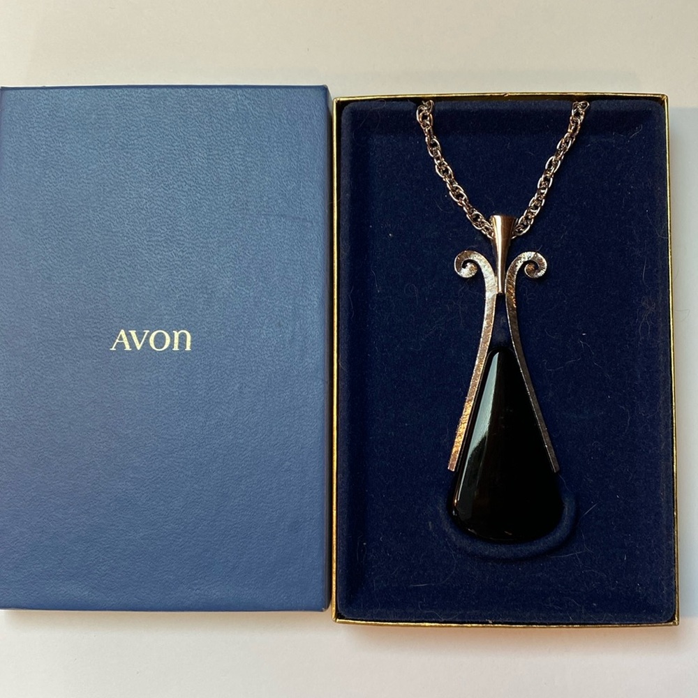 Vintage 1974 Avon Ebony Teardrop Black Pendant Necklace 24” Silvertone Chain